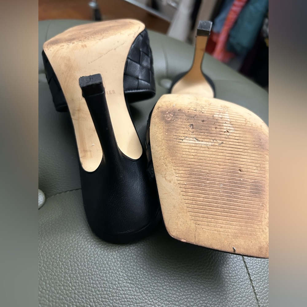 Size 7, black Marc Fisher heels